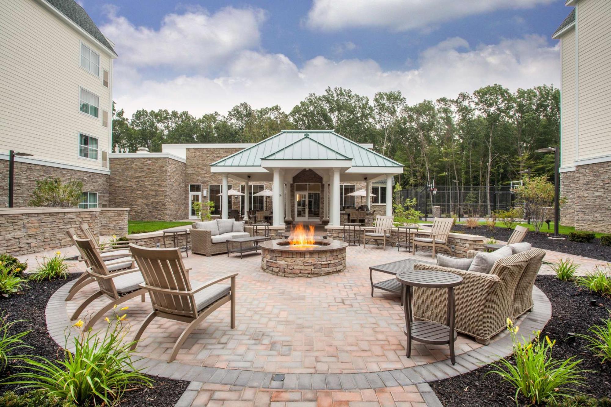 Homewood Suites By Hilton Saratoga Springs Bagian luar foto